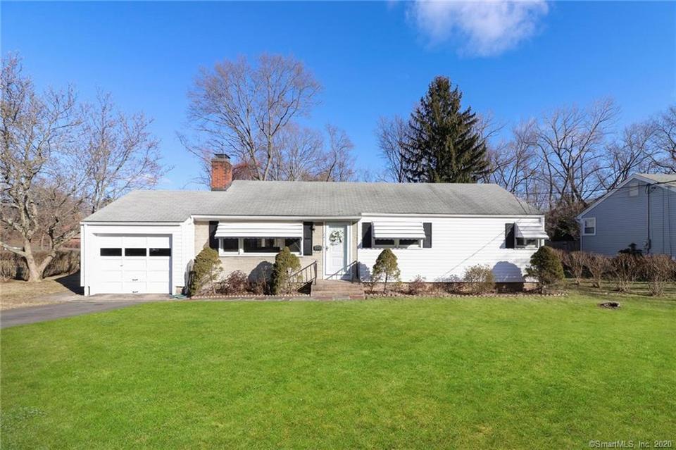 241 Riverside Dr, Hamden, CT 06518 Movoto