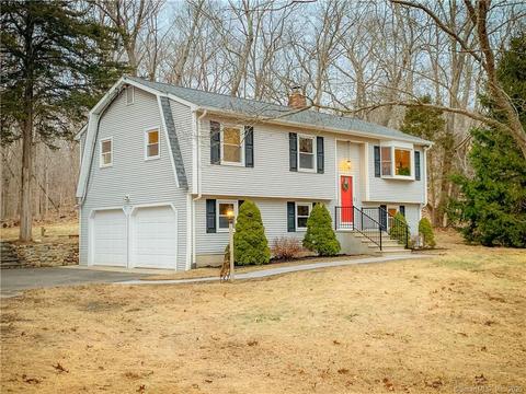 4 Circle Dr, Clinton, CT 06413 photo 1