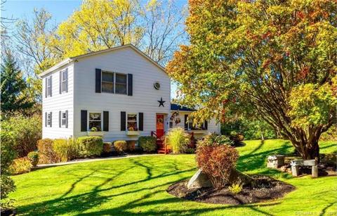 5 Orleans Ave, Killingly, CT 06239 photo 1