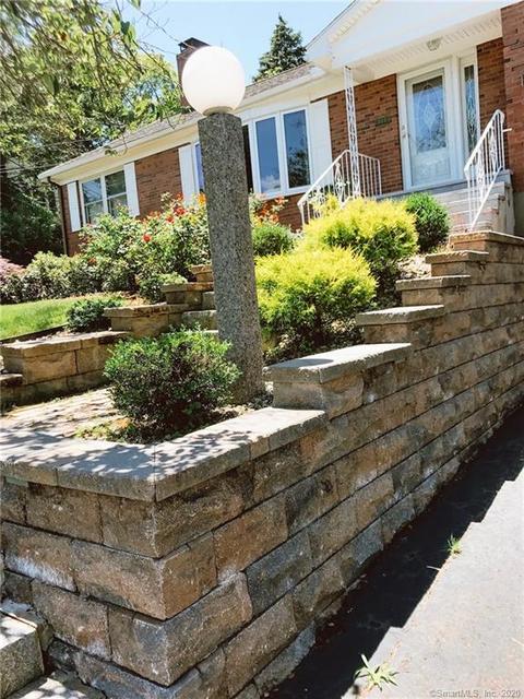 111 Eastern Dr, Wethersfield, CT 06109 photo 1