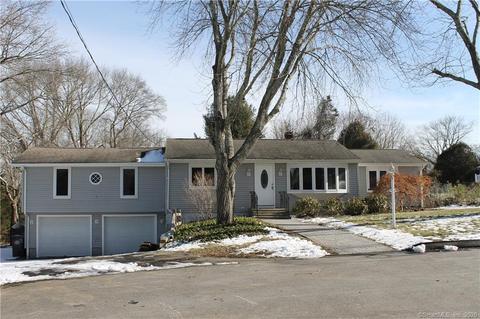 4 Jean B Ct, Ledyard, CT 06339 photo 1
