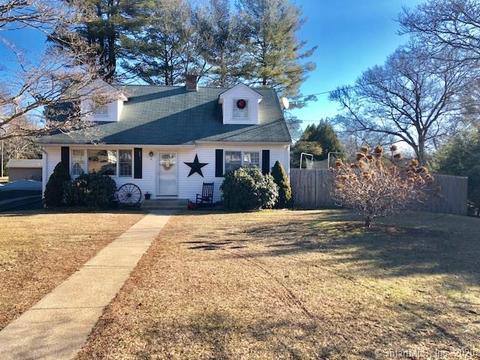 6 Pine St, Plainfield, CT 06374 photo 1
