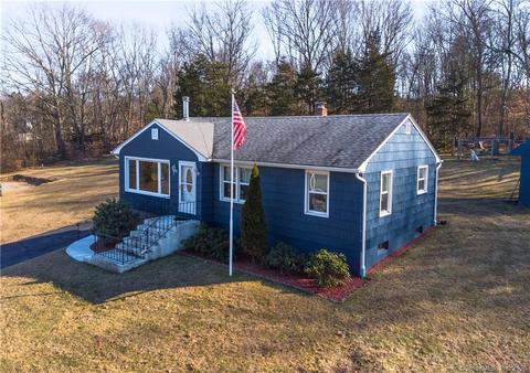 29 Arrowhead Dr, Ledyard, CT 06339 photo 1