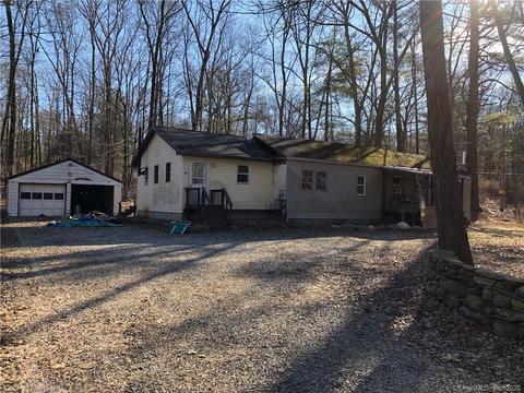 640 Putnam Pike, Killingly, CT 06241 photo 1