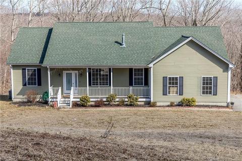 4 Captain Amos Stanton Dr, Ledyard, CT 06339 photo 1