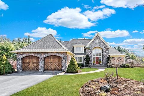 4 Devon Ct, Middlebury, CT 06762 photo 1