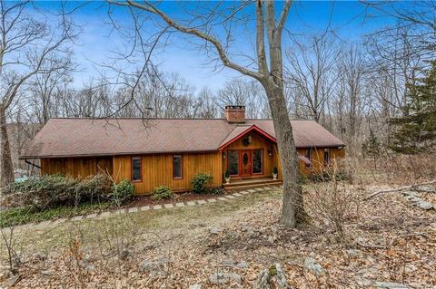 9 Wagon Wheel Rd, Redding, CT 06896 photo 1