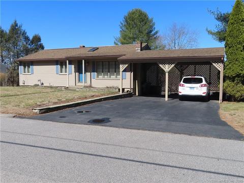 40 Arrowhead Dr, Ledyard, CT 06339 photo 1