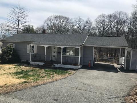 137 Mcdermott Ave, Willimantic, CT 06226 photo 1