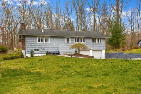 2 Pocahontas Rd, Redding, CT 06896 photo 1