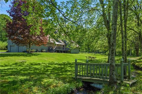 715 Tuttle Ave, Hamden, CT 06518 photo 1