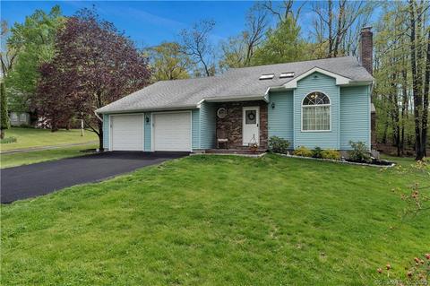 654 Williams Rd, Wallingford, CT 06492 photo 1