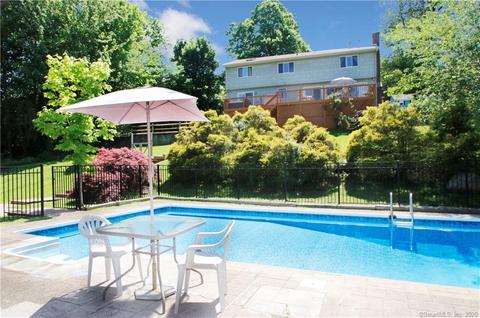 31 E Gate Rd, Danbury, CT 06811 photo 1