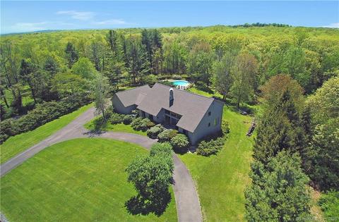 48 Dorethy Rd, Redding, CT 06896 photo 1