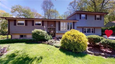 9 Blackwatch Ln, Ledyard, CT 06339 photo 1
