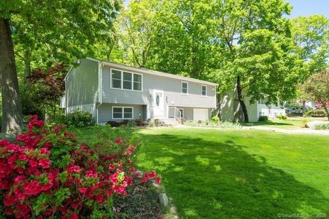 12 Pequot Dr, Gales Ferry, CT 06335 photo 1