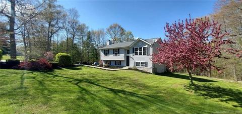 15 Pequot Cir, Killingly, CT 06239 photo 1