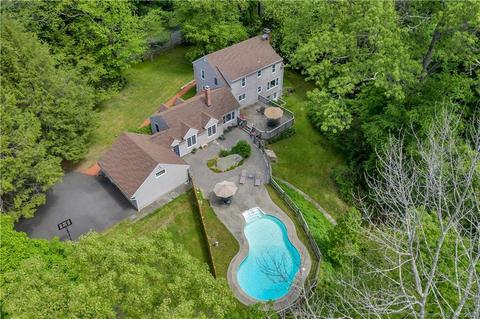 19 High Ridge Rd, Redding, CT 06896 photo 1