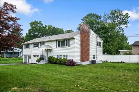 2 Fallon Dr, North Haven, CT 06473 photo 1