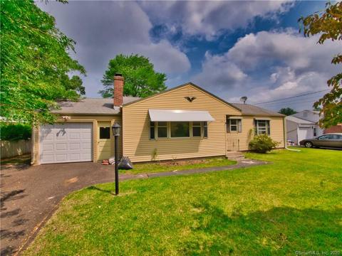 213 Spring St, Windsor Locks, CT 06096 photo 1