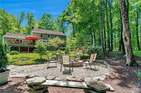 4 Old Dodgingtown Rd, Redding, CT 06896 photo 1