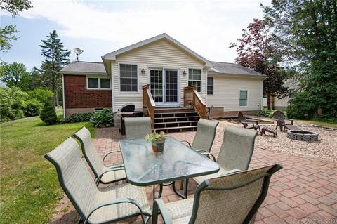 15 Rosemary Ct, Middlefield, CT 06455 photo 1