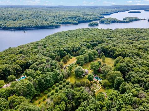 19 Tudor Rd, Redding, CT 06896 photo 1