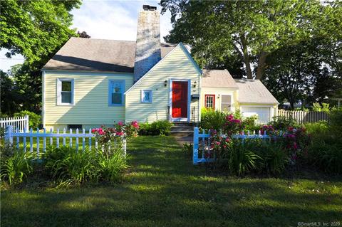 92 Elm St, Old Saybrook, CT 06475 photo 1