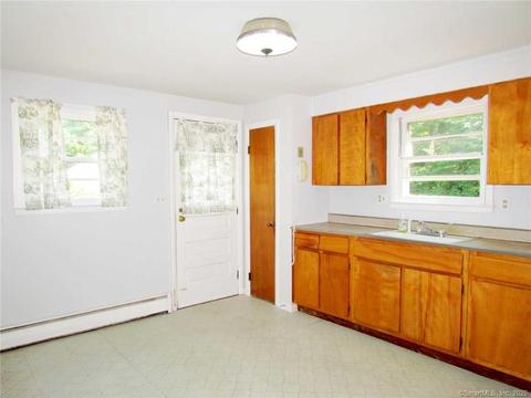 39 Dowd Ave, Canton, CT 06019 photo 1