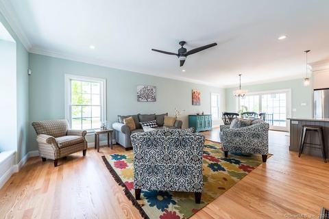 45 Hope St #4, Niantic, CT 06357 photo 1