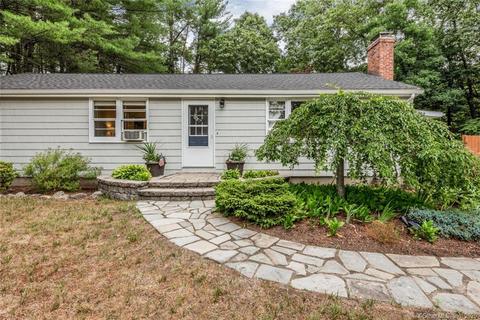 4 Spruce Rd, Windsor, CT 06095 photo 1