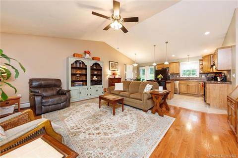 507 Danielle Way, Killingly, CT 06241 photo 1