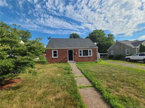 18 Cricket Dr, Meriden, CT 06450 photo 1