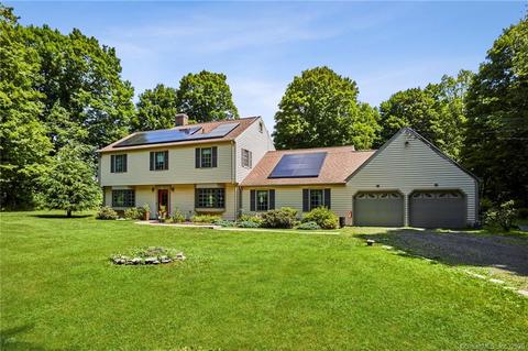 27 Sidecut Rd, Redding, CT 06896 photo 1