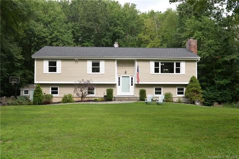 2 Liberty Dr, Newtown, CT 06482 photo 1