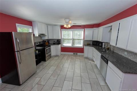 62 Squaw Rock Rd, Moosup, CT 06354 photo 1