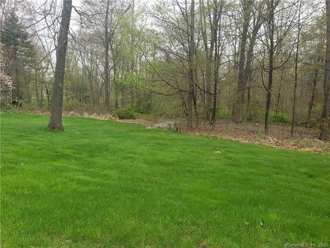9 Maplecrest Dr, Danbury, CT 06811 photo 1