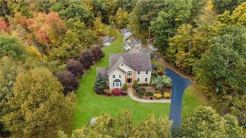 35 Arrowhead Dr, Monroe, CT 06468 photo 1