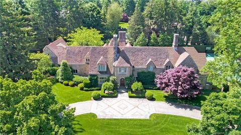 2 Broad Rd, Greenwich, CT 06830 photo 1