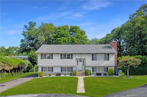 29 Coach Dr, Waterbury, CT 06708 photo 1