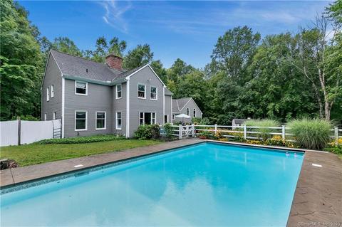 26 Drummer Ln, Redding, CT 06896 photo 1