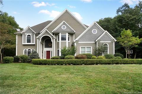 26 Canterbury Ln, Sandy Hook, CT 06482 photo 1