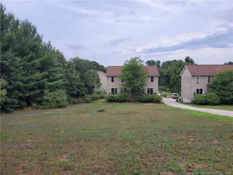 40 Pond St #40, Plainfield, CT 06374 photo 1