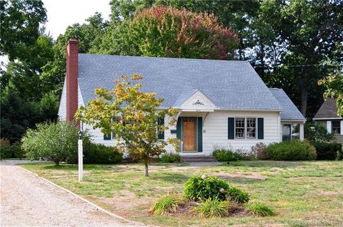 11 John St, Windsor Locks, CT 06096 photo 1