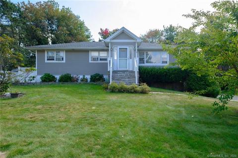 8 Corrine Dr, Prospect, CT 06712 photo 1