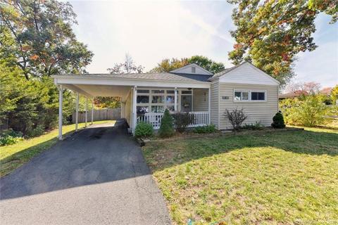 4 Devon Dr, Manchester, CT 06040 photo 1