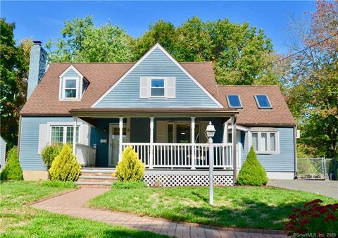 11 Circle Dr, Windsor Locks, CT 06096 photo 1
