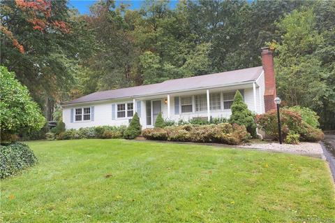 7 Oriole Dr, Norwalk, CT 06851 photo 1