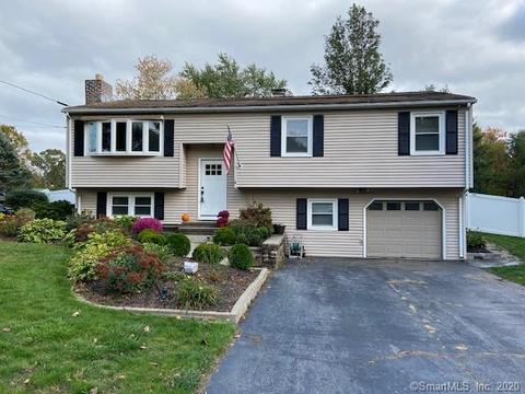 4 Hall Rd, Wallingford, CT 06492 photo 1