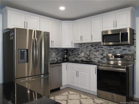 301 Nott St, Wethersfield, CT 06109 photo 1